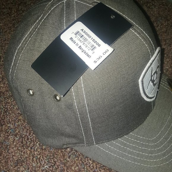 Ariat flex110 (grey and white) with an adjustable strap (Act Fast~Last 1 left).. - Picture 4 of 7